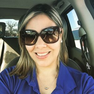 Meet your Posher, Pollyana